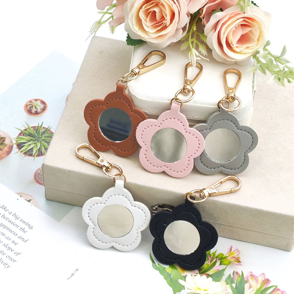 Flower Petal Shaped Mirror Bag - Car Accessories Mirror Hanging reseña y precio